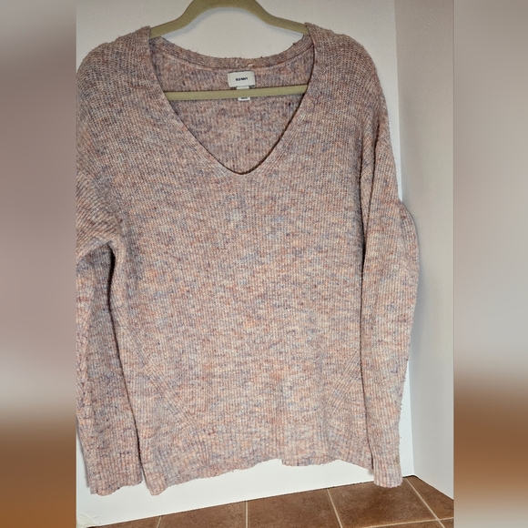 Old Navy Sweaters - 💗Old Navy Pastel V- Neck Sweater